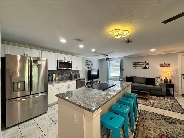 2726 49TH AVENUE W 2726, Bradenton, FL 34207