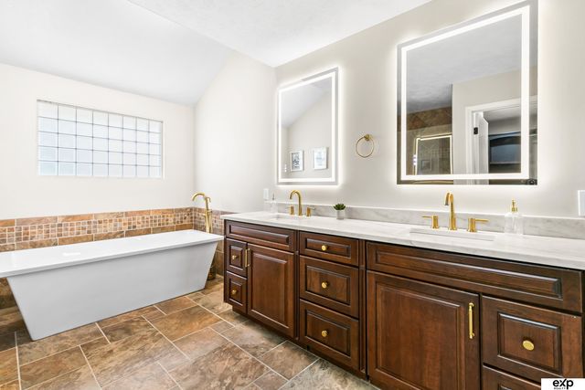 6123 S 178th Street, Omaha, NE 68135