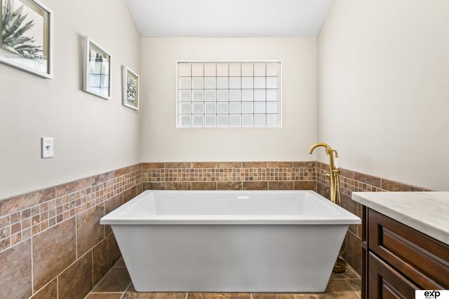 6123 S 178th Street, Omaha, NE 68135