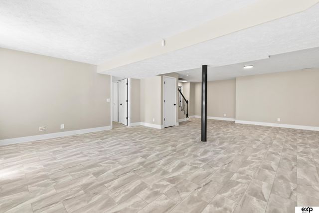 6123 S 178th Street, Omaha, NE 68135