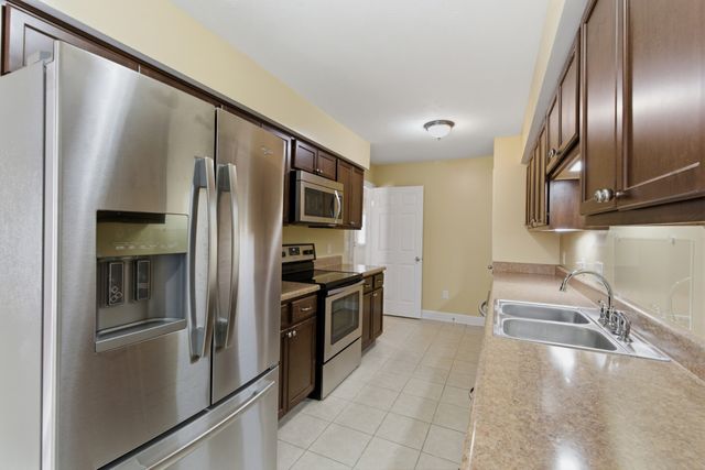 212 Highland Villa Cir, Nashville, TN 37211