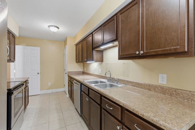 212 Highland Villa Cir, Nashville, TN 37211