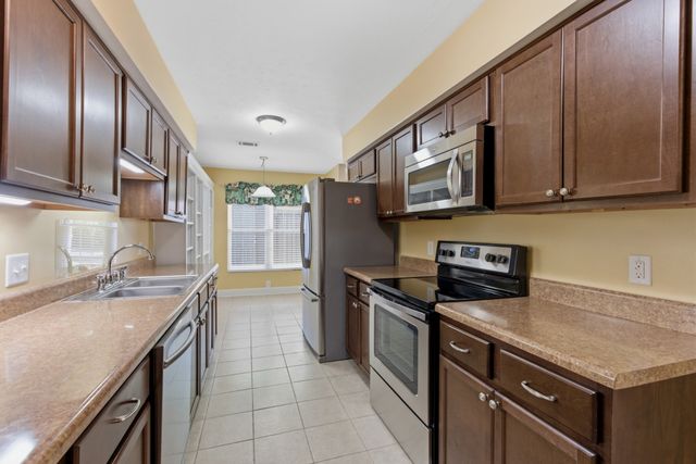212 Highland Villa Cir, Nashville, TN 37211