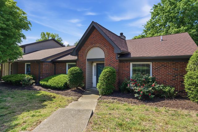 212 Highland Villa Cir, Nashville, TN 37211
