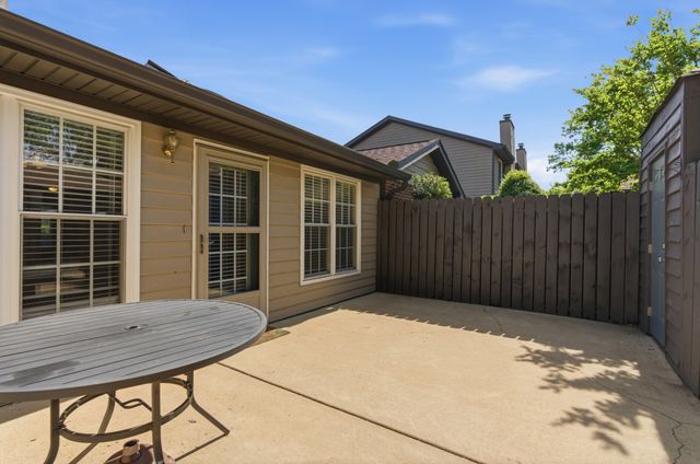 212 Highland Villa Cir, Nashville, TN 37211