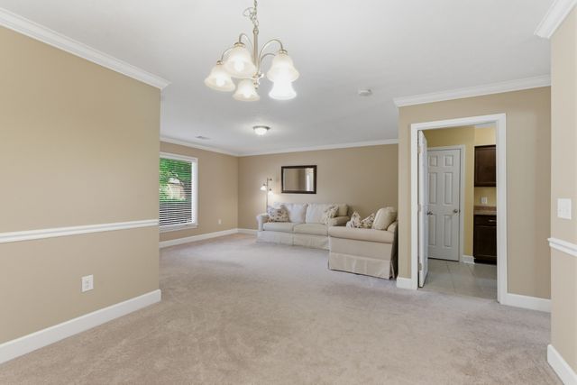 212 Highland Villa Cir, Nashville, TN 37211