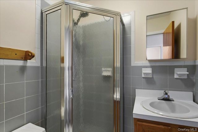 4010 De Reimer Avenue, Bronx, NY 10466