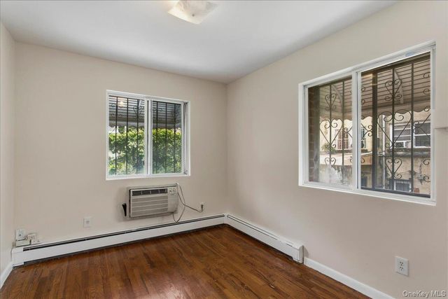 4010 De Reimer Avenue, Bronx, NY 10466