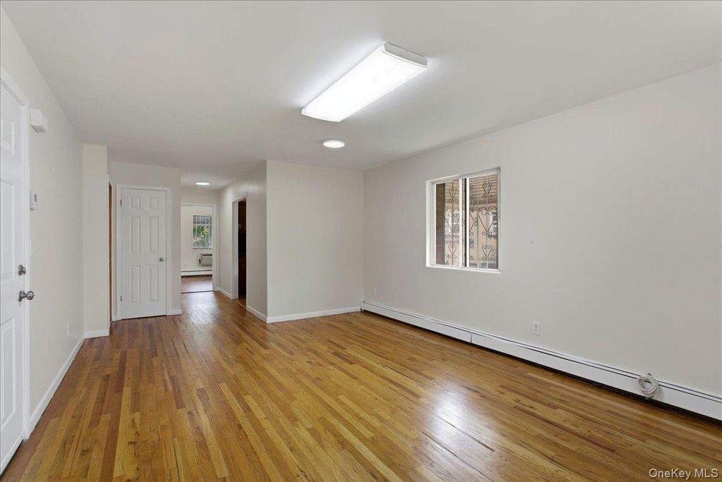 4010 De Reimer Avenue, Bronx, NY 10466 — photo 3