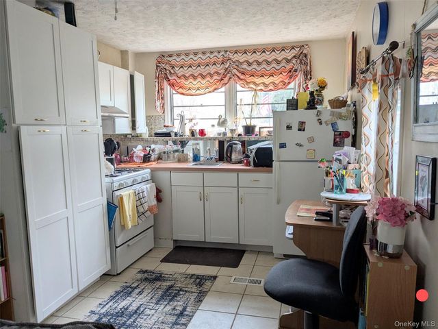 10 Treeline Circle 10, Cold Spring, NY 10516