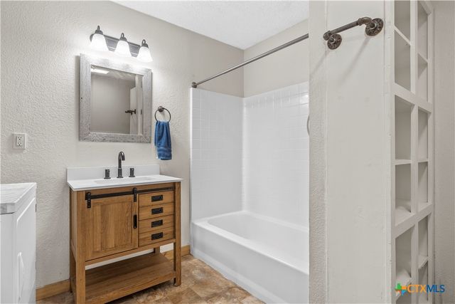 239 Wildwood Avenue, Elm Mott, TX 76640