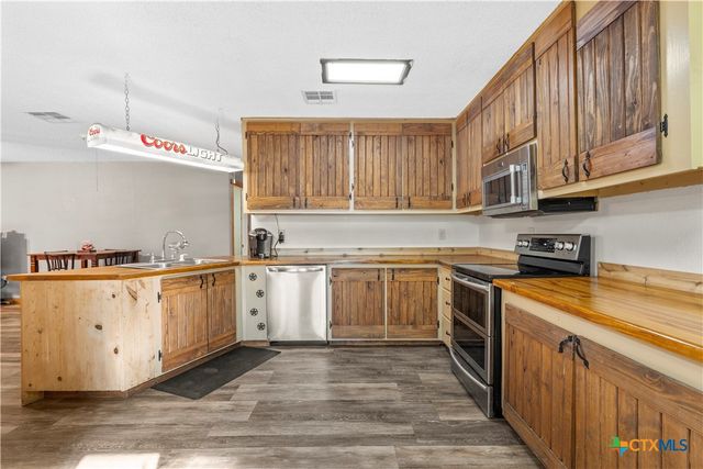 239 Wildwood Avenue, Elm Mott, TX 76640