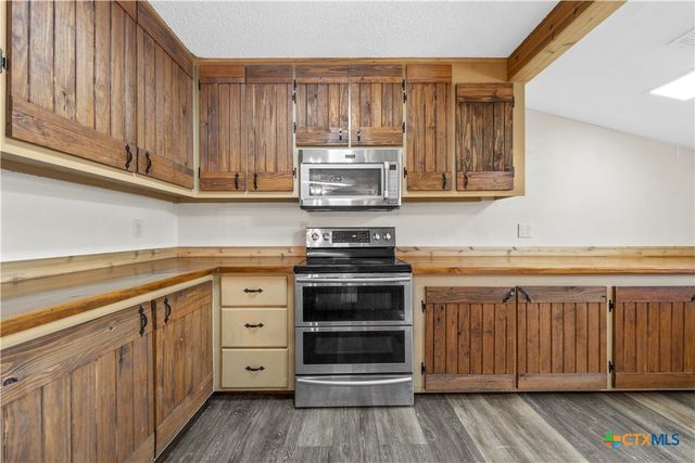 239 Wildwood Avenue, Elm Mott, TX 76640