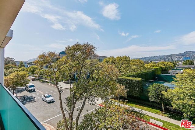 328 N Maple Drive 201, Beverly Hills, CA 90210