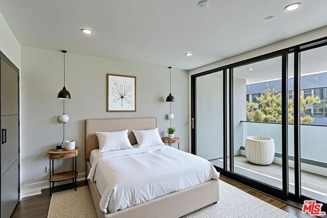 328 N Maple Drive 201, Beverly Hills, CA 90210