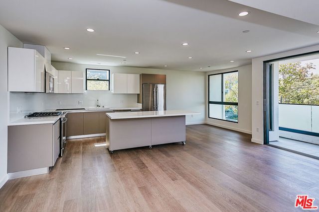 328 N Maple Drive 201, Beverly Hills, CA 90210