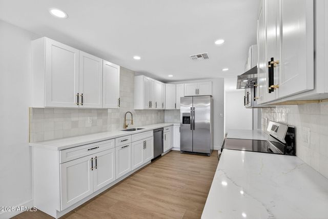 5724 N 13TH Place, Phoenix, AZ 85014