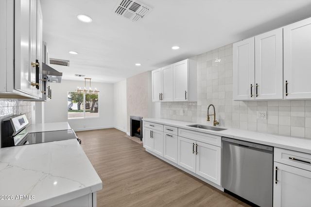 5724 N 13TH Place, Phoenix, AZ 85014