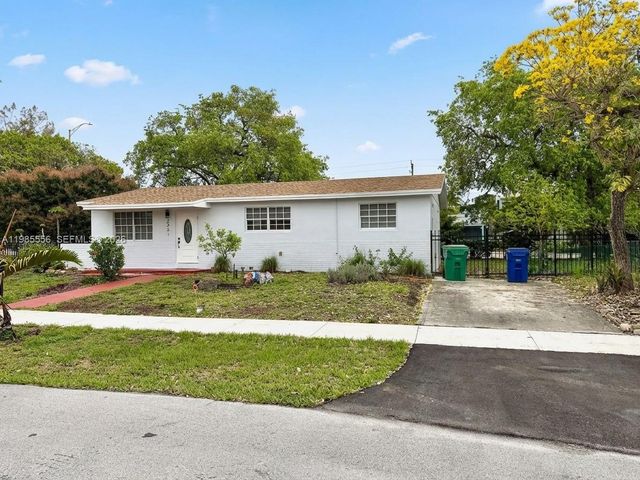 2251 NW 180th Ter, Miami Gardens, FL 33056