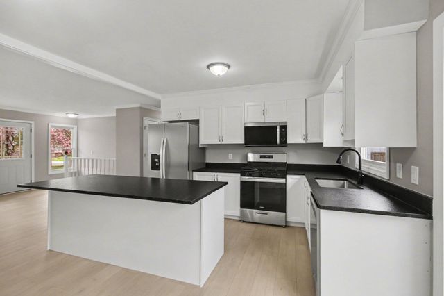 28161 58th Avenue, Paw Paw, MI 49079