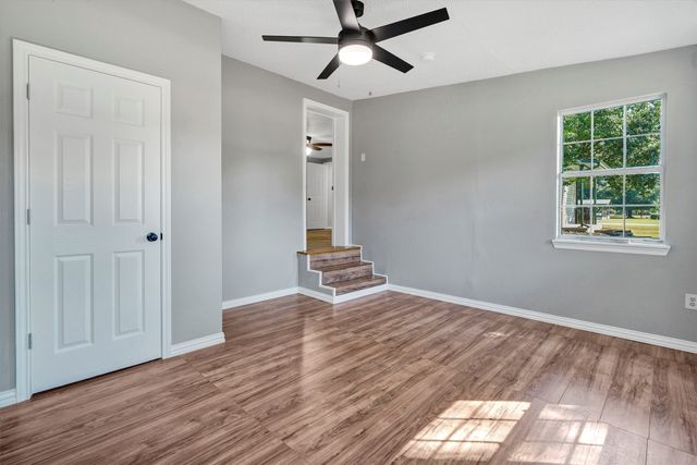 1941 Lariat Lane, Burleson, TX 76028