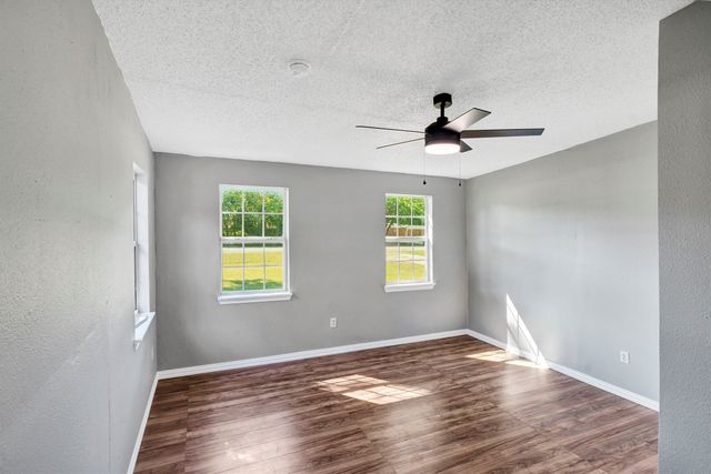 1941 Lariat Lane, Burleson, TX 76028