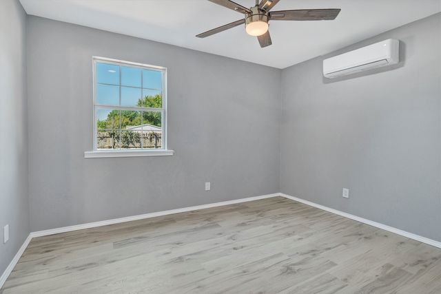 1941 Lariat Lane, Burleson, TX 76028