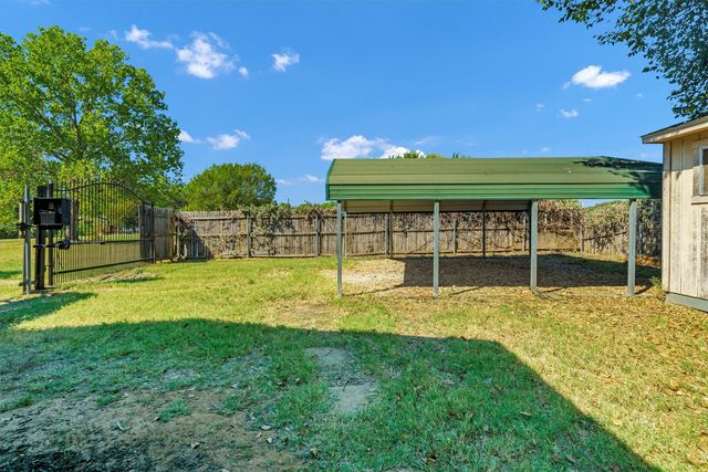 1941 Lariat Lane, Burleson, TX 76028