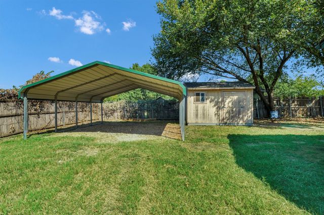 1941 Lariat Lane, Burleson, TX 76028