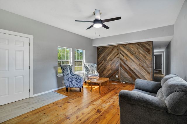 1941 Lariat Lane, Burleson, TX 76028