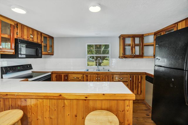 1941 Lariat Lane, Burleson, TX 76028
