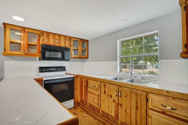 1941 Lariat Lane, Burleson, TX 76028