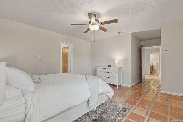 15127 Forest Country, San Antonio, TX 78232