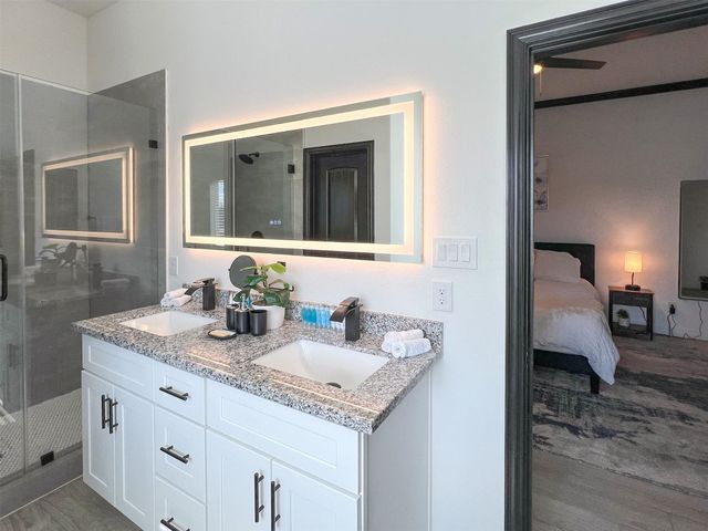 3407 Sakowitz Street A-B, Houston, TX 77026