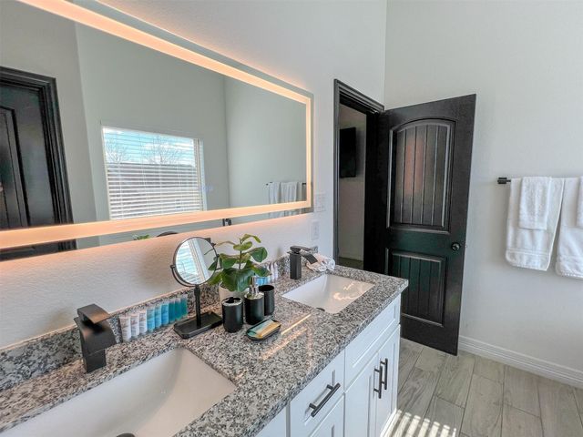 3407 Sakowitz Street A-B, Houston, TX 77026