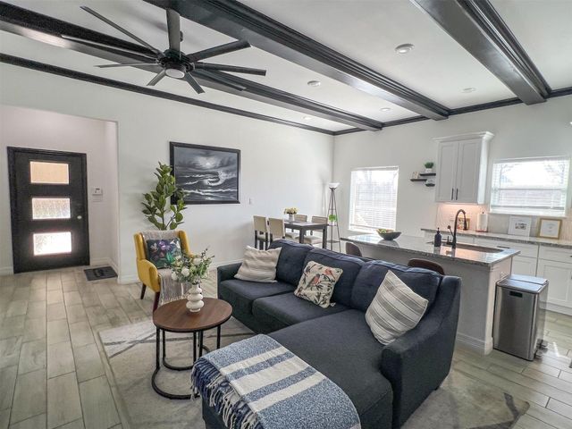 3407 Sakowitz Street A-B, Houston, TX 77026