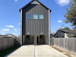 3407 Sakowitz Street A-B, Houston, TX 77026