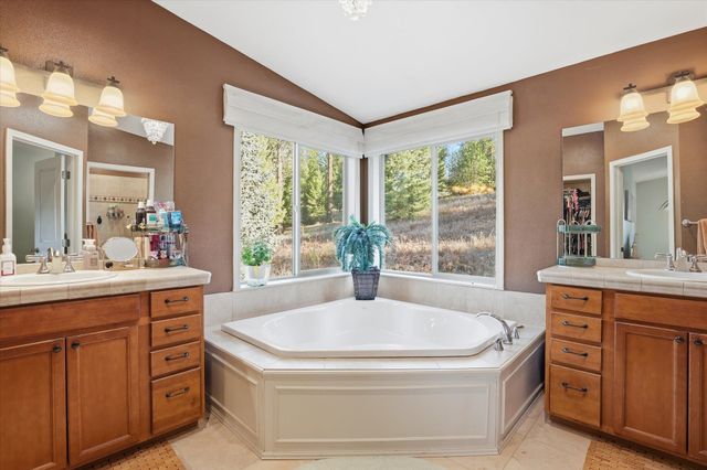 23612 N Hatch Rd, Colbert, WA 99005