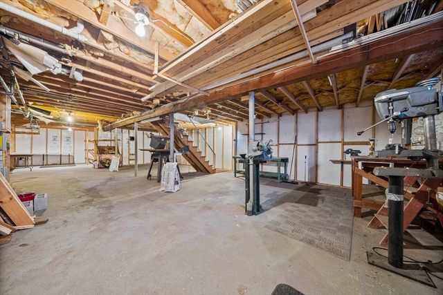 10 Upton Rd, Yarmouth, MA 02664