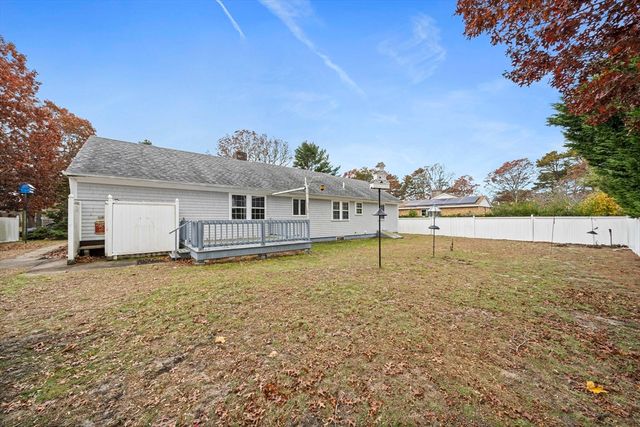 10 Upton Rd, Yarmouth, MA 02664