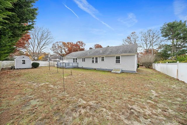 10 Upton Rd, Yarmouth, MA 02664