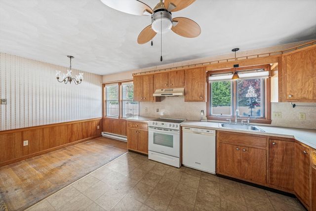 10 Upton Rd, Yarmouth, MA 02664