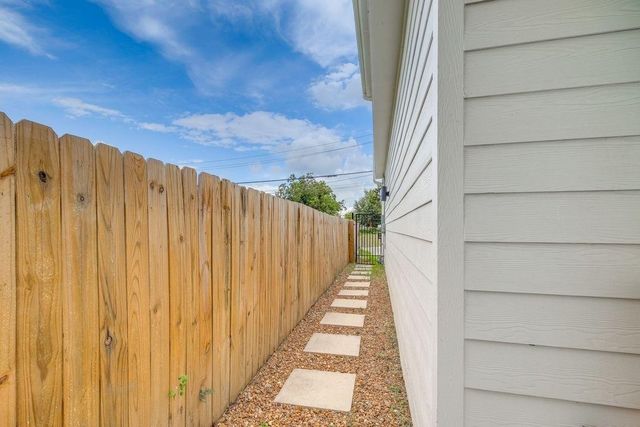 4706 Market Street, Houston, TX 77020