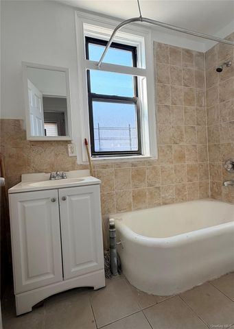 1840 Bronxdale Avenue APT 3, Bronx, NY 10462