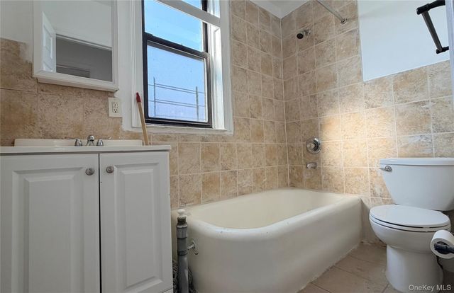 1840 Bronxdale Avenue APT 3, Bronx, NY 10462