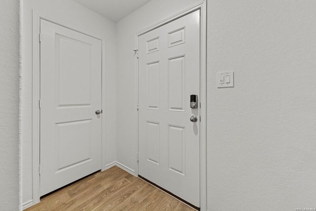16039 Mahogany Way, Elmendorf, TX 78112