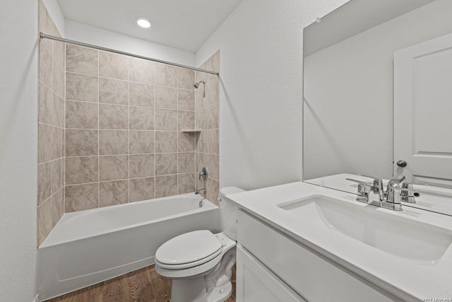 16039 Mahogany Way, Elmendorf, TX 78112