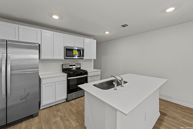 16039 Mahogany Way, Elmendorf, TX 78112