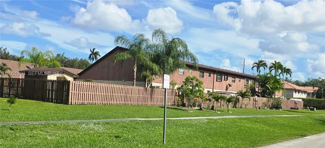 4865 SW 64th Way, Davie, FL 33314