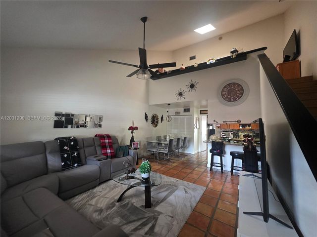 4865 SW 64th Way, Davie, FL 33314
